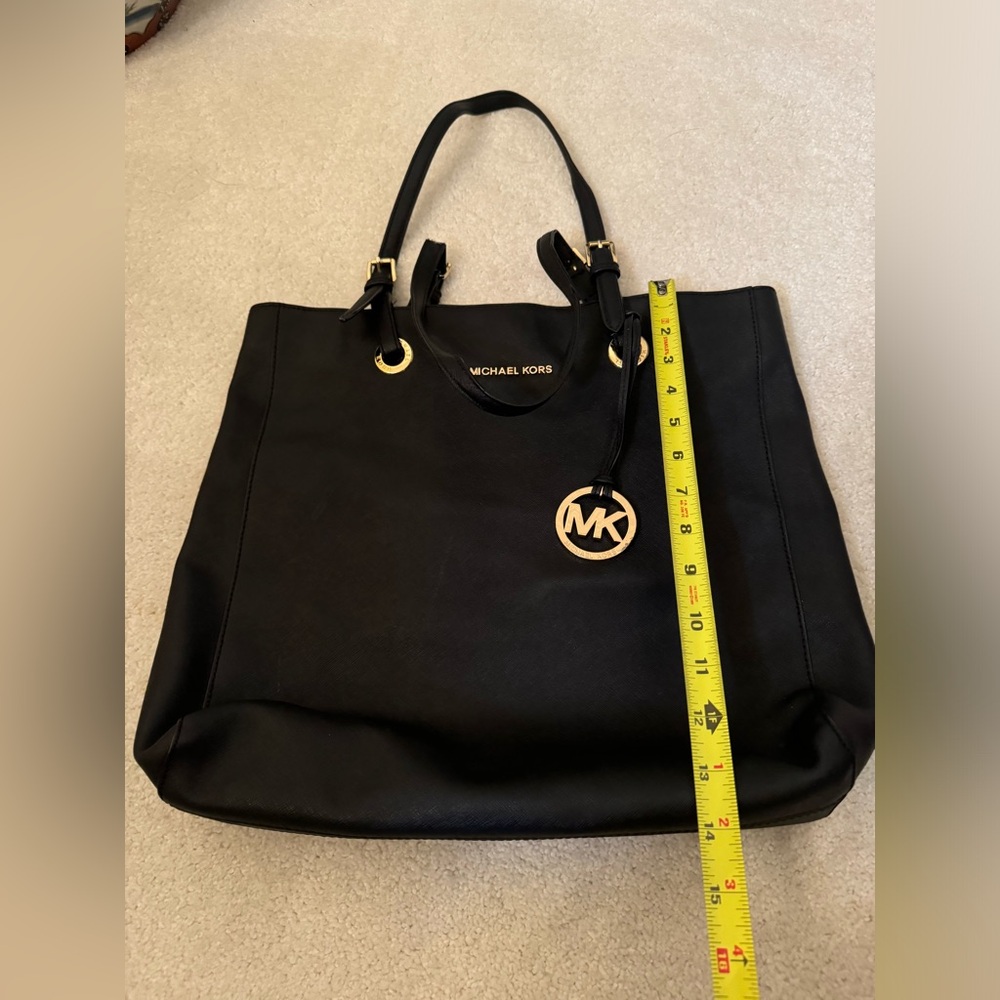 Black MICHAEL KORS , MK saffiano leather bag - Picture 9 of 12